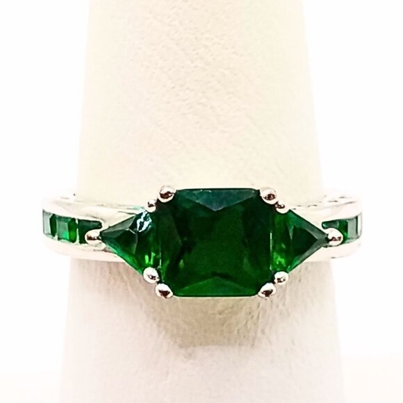 Jewelry - Women's Silver Plated Emerald Ring Size 6.75 Elegant Statement Cocktail Glam